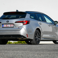 Toyota corolla prenovljena - za volanom 2023
