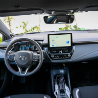 Toyota corolla prenovljena - za volanom 2023