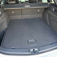 Toyota corolla prenovljena - za volanom 2023
