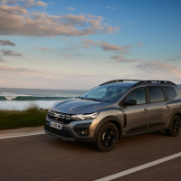 Dacia jogger hybrid 140 - Za volanom 2023