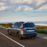 Dacia jogger hybrid 140 - Za volanom 2023