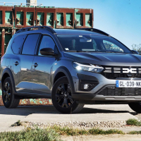 Dacia jogger hybrid 140 - Za volanom 2023