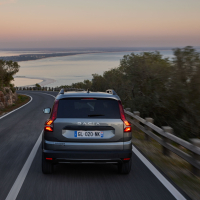 Dacia jogger hybrid 140 - Za volanom 2023