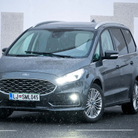 Ford galaxy V-line 2,5 duratec hybrid 140 kW FHEV - test 2023