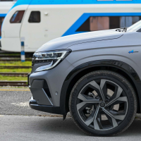 Renault austral E-tech full hybrid 200 iconic esprit alpine - test 2023