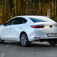 Mazda 3 e-skyactiv G 122 plus - test 2023