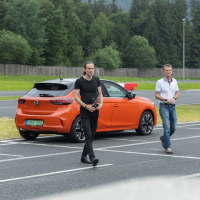 Člani AMZS so sedli za volan najsodobnejših Oplovih avtomobilov - delavnica 2023