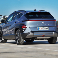 Hyundai kona 1.6 GDi HEV impression - test 2023