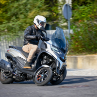 Piaggio MP3 530 HPE - na motorju test 2023