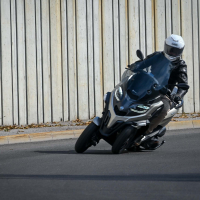 Piaggio MP3 530 HPE - na motorju test 2023