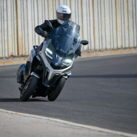 Piaggio MP3 530 HPE - na motorju test 2023