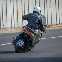 Piaggio MP3 530 HPE - na motorju test 2023