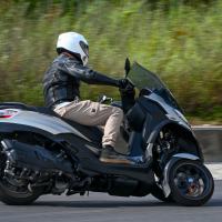 Piaggio MP3 530 HPE - na motorju test 2023