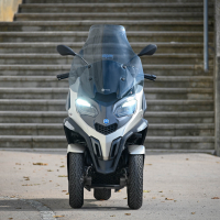 Piaggio MP3 530 HPE - na motorju test 2023