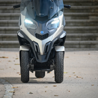 Piaggio MP3 530 HPE - na motorju test 2023