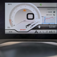 Piaggio MP3 530 HPE - na motorju test 2023