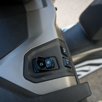 Piaggio MP3 530 HPE - na motorju test 2023