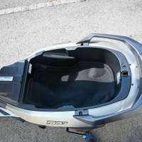Piaggio MP3 530 HPE - na motorju test 2023