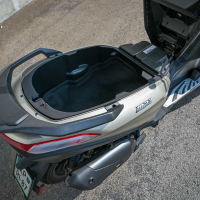 Piaggio MP3 530 HPE - na motorju test 2023