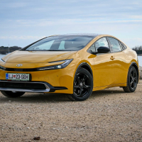 Toyota prius 2.0 PHEV premium - test 2024