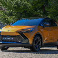 Toyota C-HR PHEV - Za volanom 2024