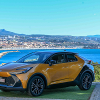 Toyota C-HR PHEV - Za volanom 2024