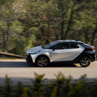 Toyota C-HR PHEV - Za volanom 2024