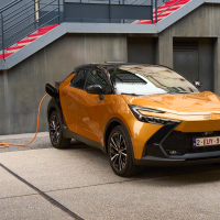 Toyota C-HR PHEV - Za volanom 2024