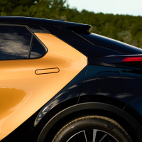 Toyota C-HR PHEV - Za volanom 2024