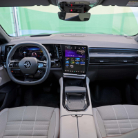Renault espace iconic e-tech hybrid 200 - test 2024