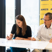 PLU in AMZS podpisala partnerstvo za napredek