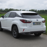 lexus1.jpg