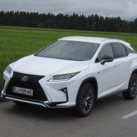 lexus3.jpg