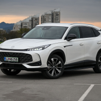 MG HS PHEV luxury - panorama 2025
