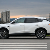 MG HS PHEV luxury - panorama 2025