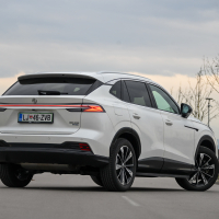 MG HS PHEV luxury - panorama 2025