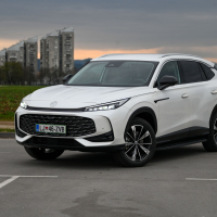 MG HS PHEV luxury - panorama 2025