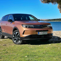 Opel grandland 1.2 turbo hibrid GS - test 2025