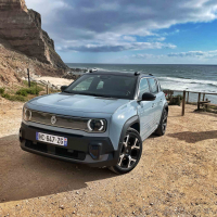 Renault 4 e-tech electric - za volanom 2025