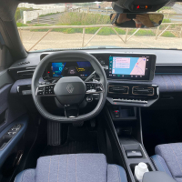 Renault 4 e-tech electric - za volanom 2025