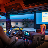 Drive-in kino in druženje ob otvoritvi nove steze za tehnične preglede v AMZS Kranj - 1.del