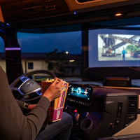 Drive-in kino in druženje ob otvoritvi nove steze za tehnične preglede v AMZS Kranj - 1.del