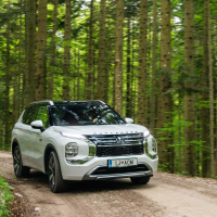 Mitsubishi outlander in člani AMZS - doživetje 2025