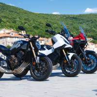 Honda menjalniki tri dežele - Na motorju 2025