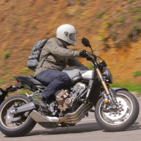 Honda menjalniki tri dežele - Na motorju 2025