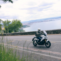 Honda menjalniki tri dežele - Na motorju 2025