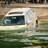 Avto pod vodo - AMZS preskus 2025