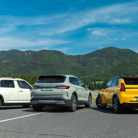 Hyundai inster 49kW impression, renault 5 EV52 iconic in škoda elroq 85 - test 2025