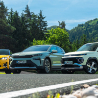 Hyundai inster 49kW impression, renault 5 EV52 iconic in škoda elroq 85 - test 2025