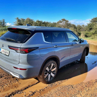 Mitsubishi outlander 2.4 PHEV instyle - test 2025